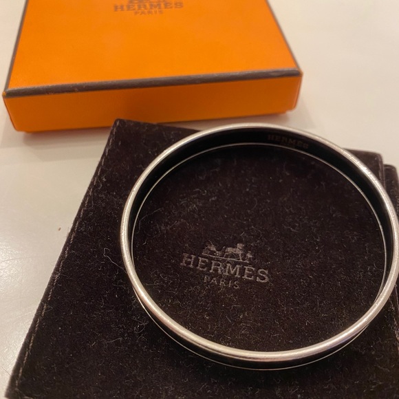 Hermes Black Enamel Caleche Horse Carriage Bangle - Picture 2 of 7